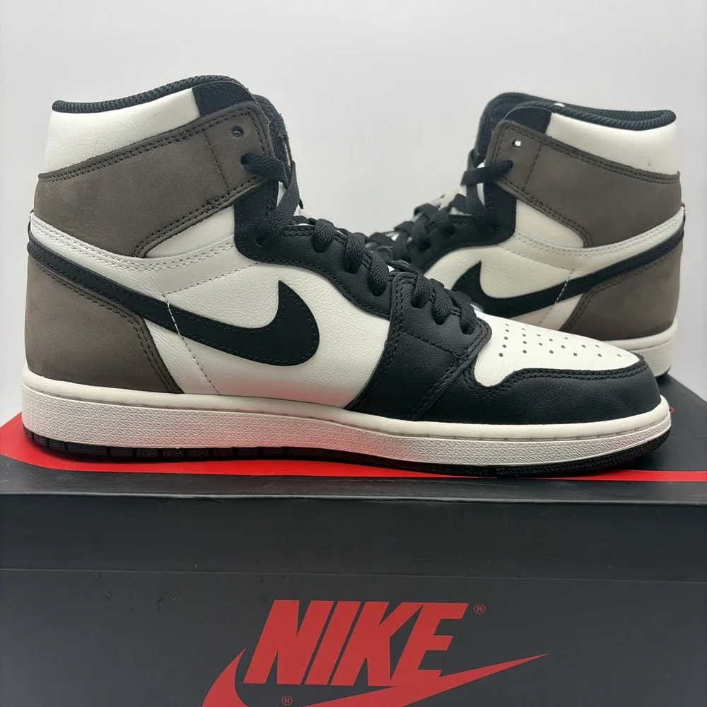 Size 10 - Jordan 1 Retro OG High Dark Mocha (555088-105)
